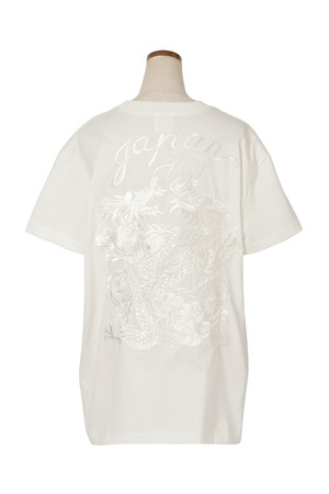 Dragon Embroidery Tシャツ