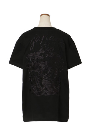 Dragon Embroidery Tシャツ