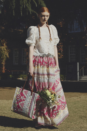 Floral Ethnic Border Silk スカート